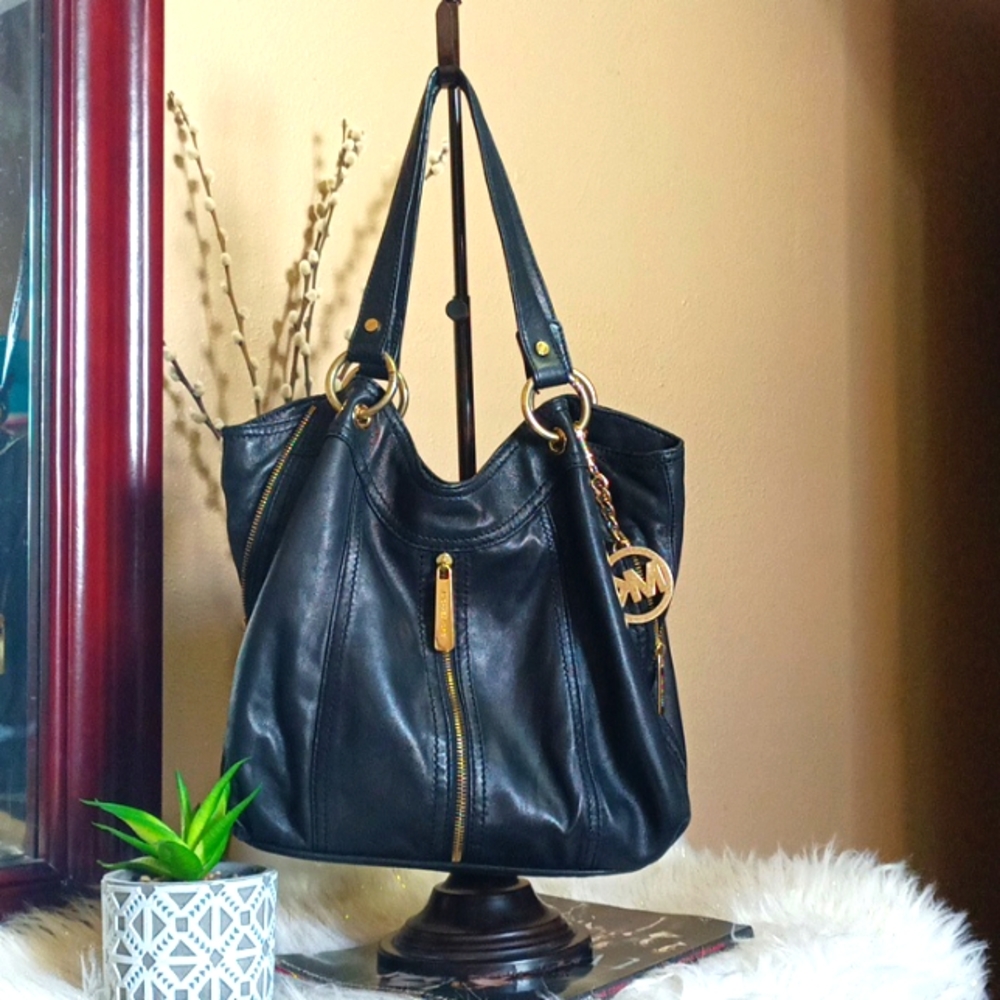 Michael kors purse!